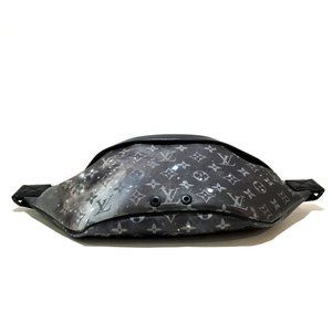 LOUIS VUITTON Discovery Bumbag Monogram Galaxy Body Bag M44444